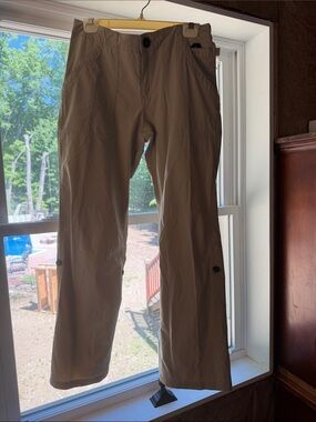 Misses size 8 Eastern Mountain Sports hiking pants